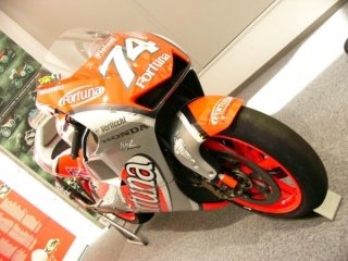 1/12  HONDA  NSR 500  '01  加藤 大治郎 Yahoo!オークション - ミニチャンプス 1/12 ホンダ NSR500 加藤